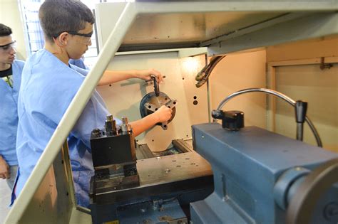 Qualificação Profissional em Operador de Torno CNC